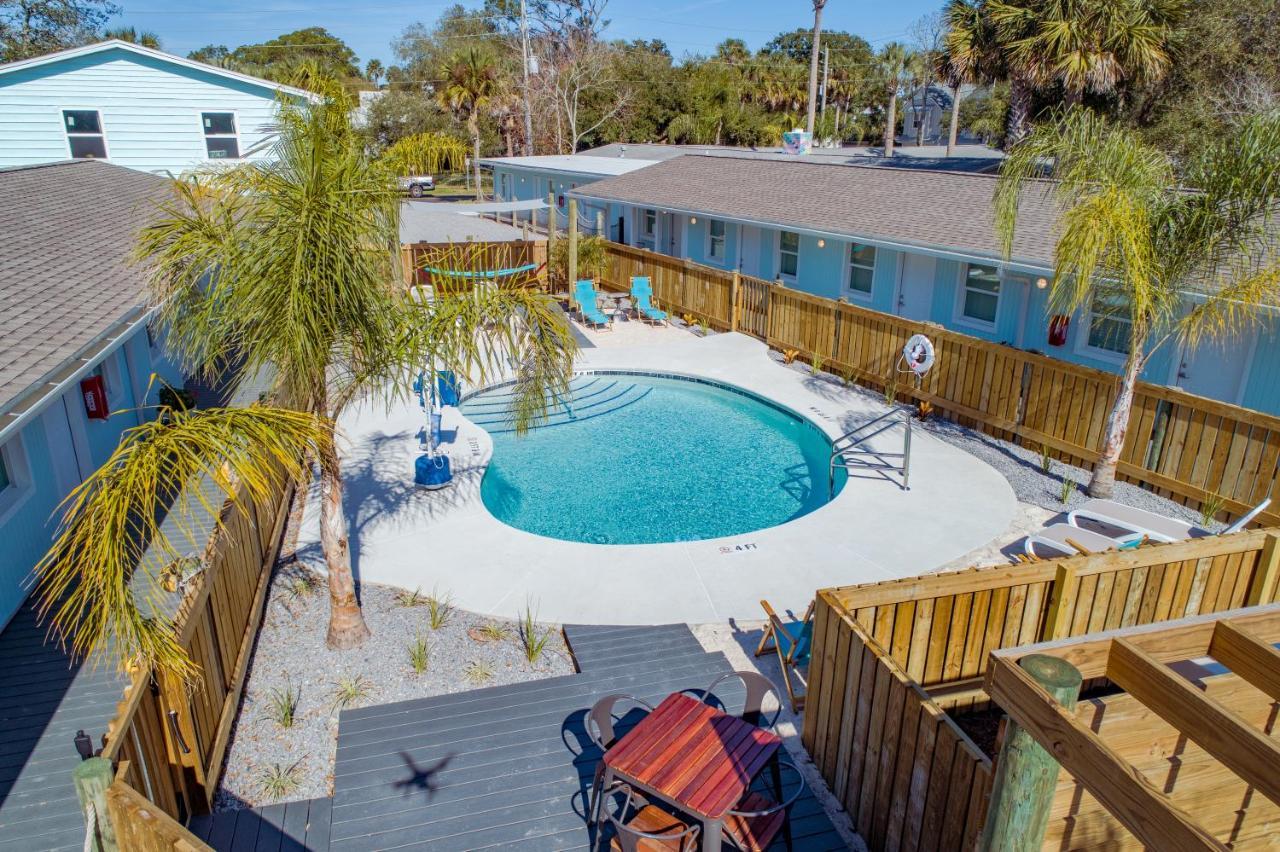 Salt Air Inn & Suites Atlantic Beach Exterior photo